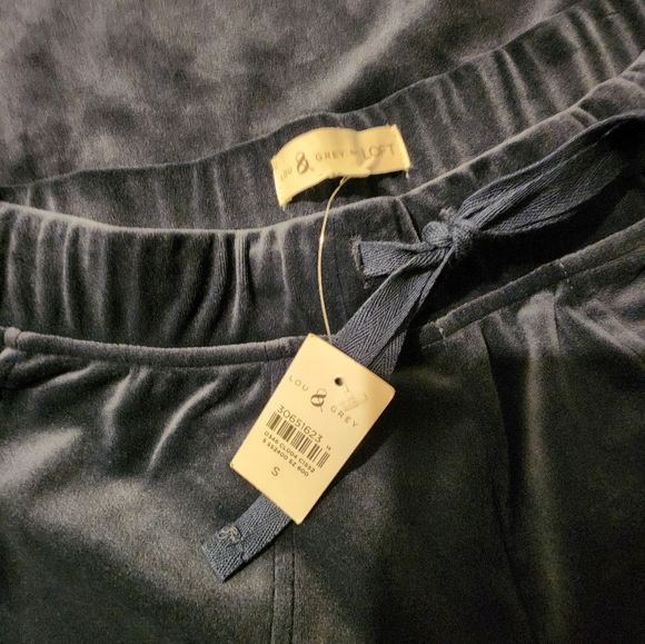 Lou and gray sweats - Picture 3 of 3